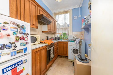 1 bedroom flat for sale, Trafalgar Square, Scarborough YO12