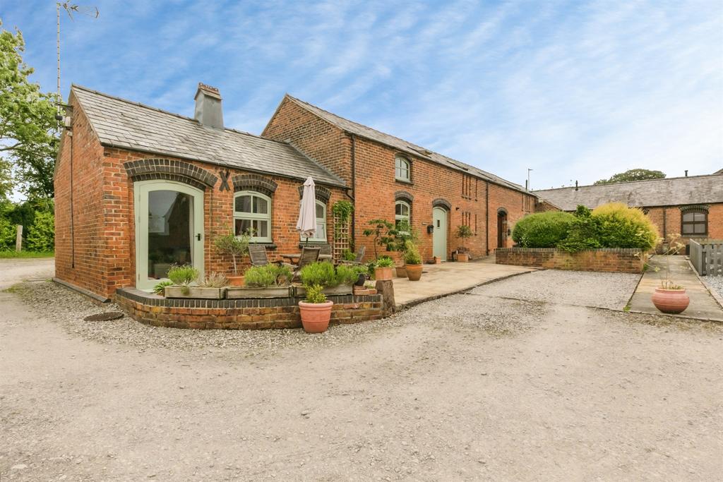 2 bedroom barn conversion for sale