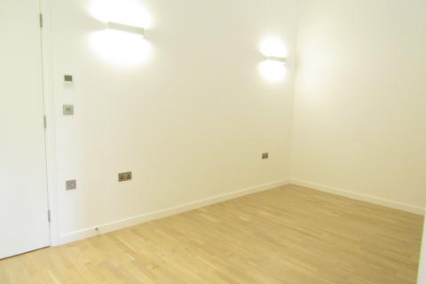 2 bedroom flat to rent, Broxbourne, EN10