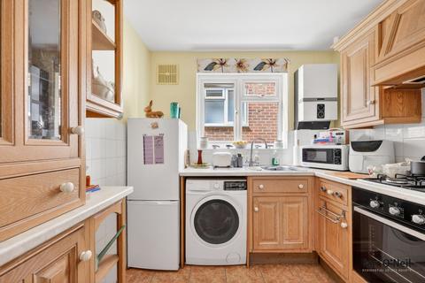 2 bedroom maisonette for sale, Russell Road, Buckhurst Hill, IG9