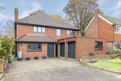 Broomfield, Sunbury-On-Thames TW16