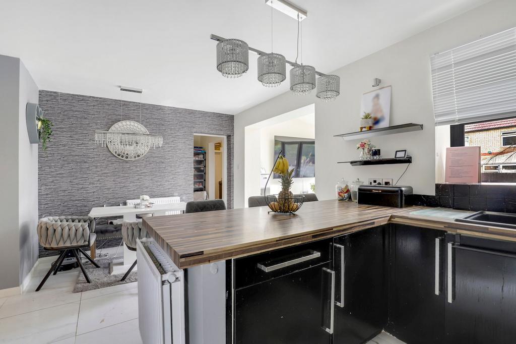 House in Ashfield, Hucknall - More