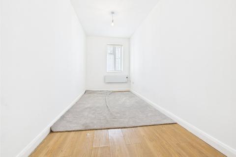 2 bedroom apartment to rent, High Street, West Drayton UB7