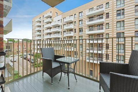 1 bedroom apartment for sale, Streamdale Road, London, W3