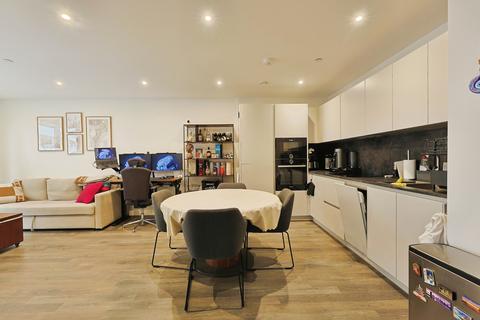 1 bedroom apartment for sale, Streamdale Road, London, W3