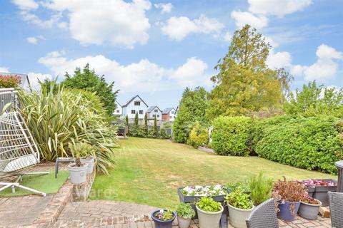 5 bedroom detached house for sale, Southsea Avenue, Sheerness ME12
