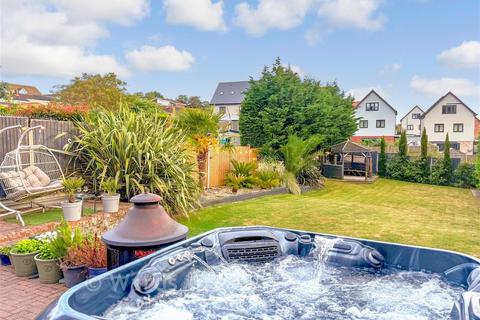 5 bedroom detached house for sale, Southsea Avenue, Sheerness ME12