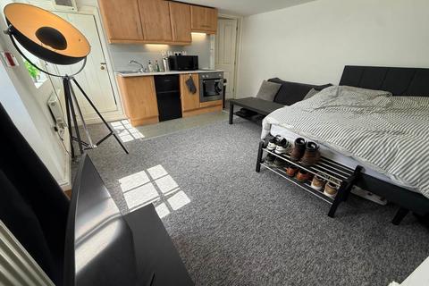 Studio to rent, The Halve , Trowbridge , Wiltshire