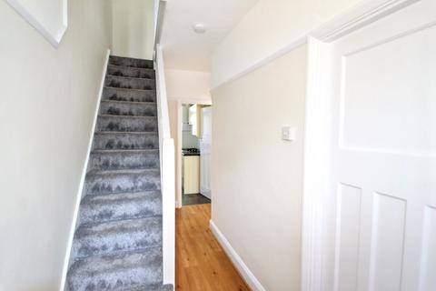 3 bedroom terraced house to rent, Buckhurst Way, Buckhurst Hill, IG9
