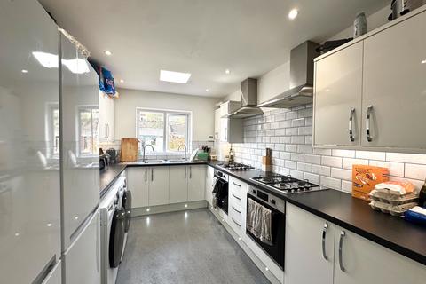 1 bedroom in a house share to rent, Chichester Road, Portsmouth, PO2
