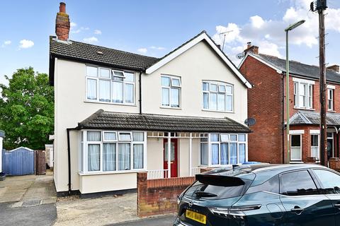 4 bedroom detached house for sale, York Road, Farnborough, GU14