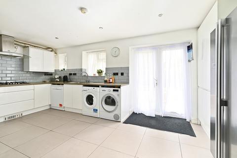4 bedroom detached house for sale, York Road, Farnborough, GU14