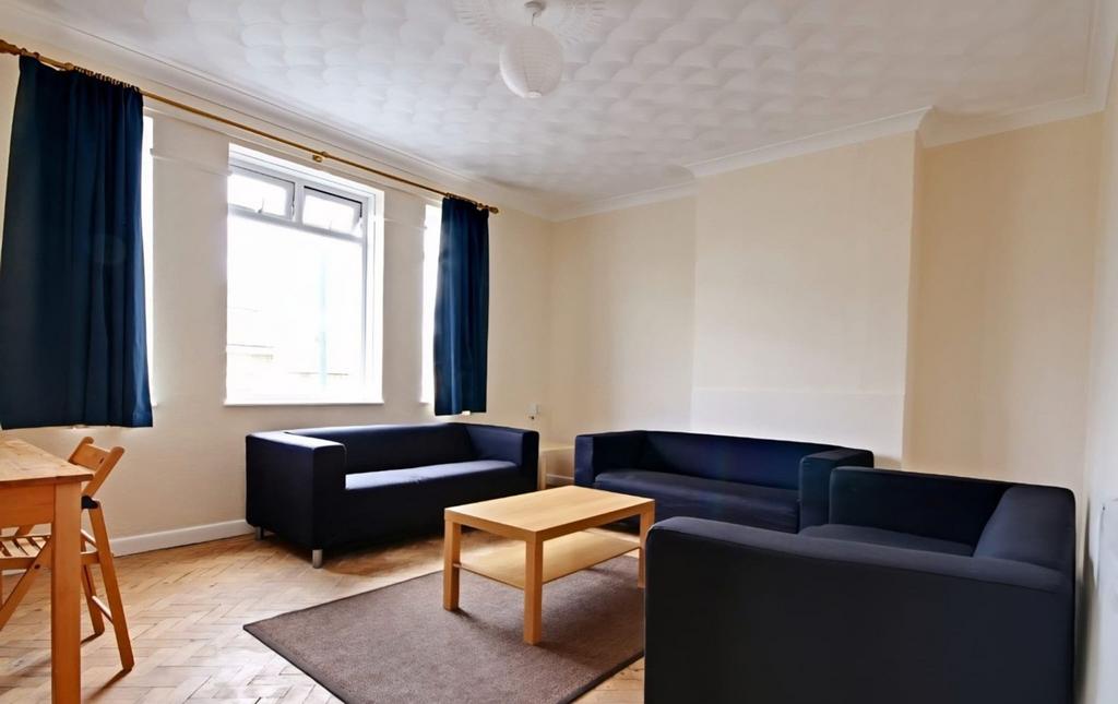 4 bedroom maisonette to rent