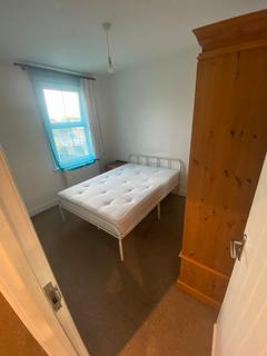 1 bedroom in a house share to rent, Staines Road, Feltham TW14