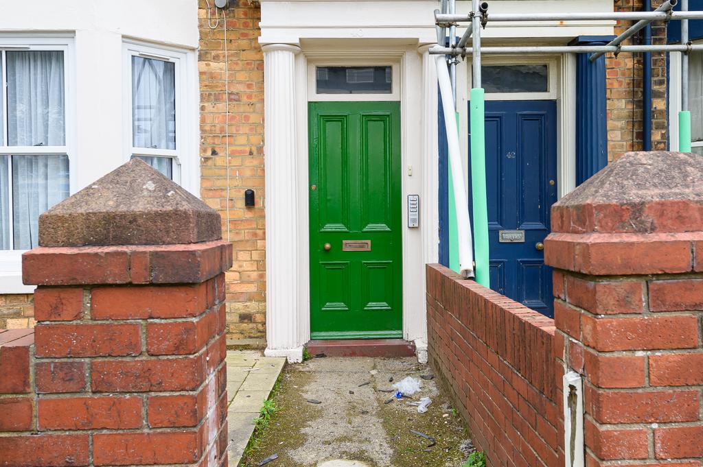1 bedroom flat for sale