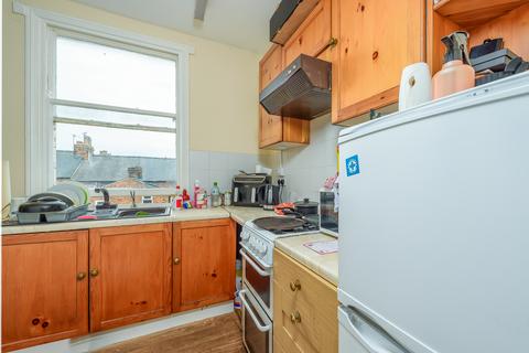 1 bedroom flat for sale, Trafalgar Square, Scarborough YO12
