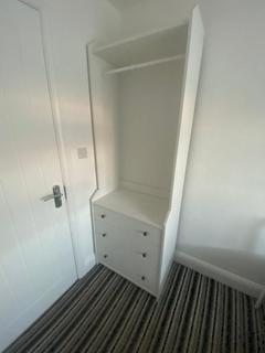 1 bedroom in a house share to rent, Staines Road, Feltham TW14