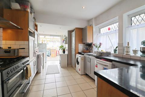 2 bedroom terraced house for sale, Barry Road, Barry