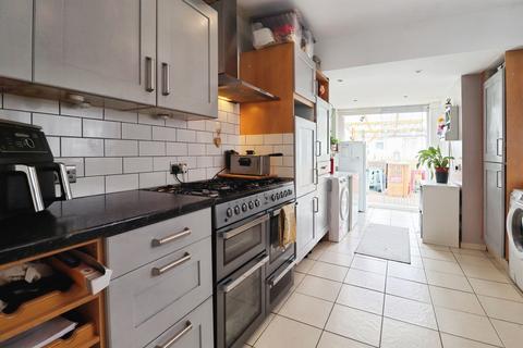2 bedroom terraced house for sale, Barry Road, Barry
