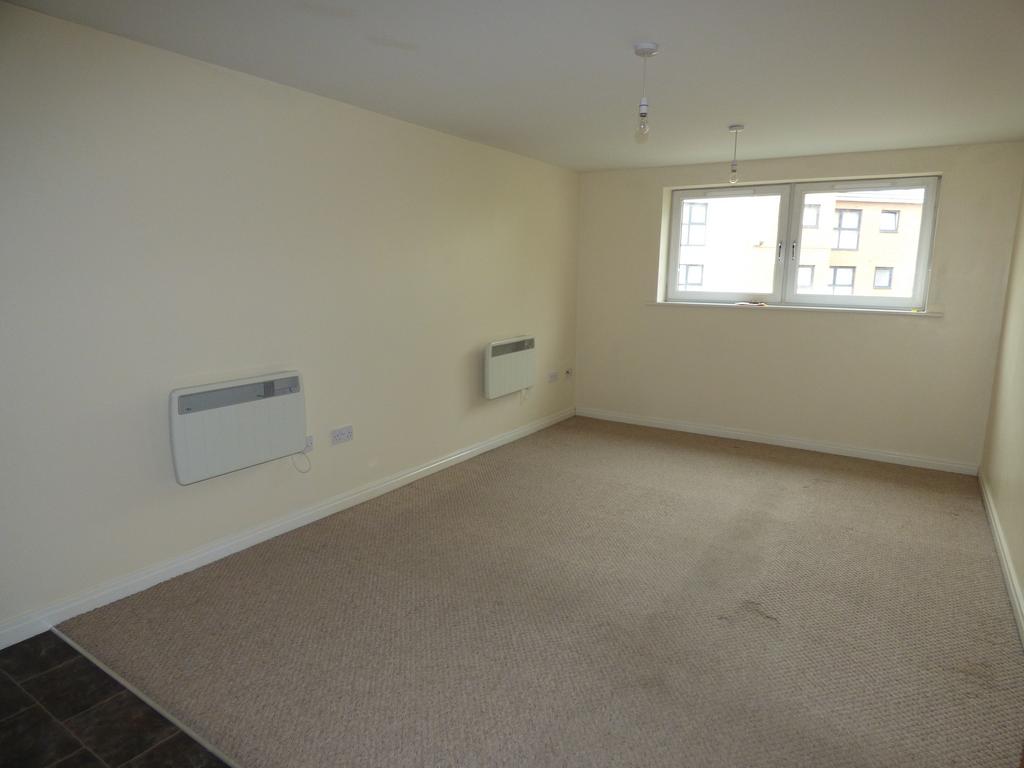 Lowbridge Court, Liverpool, L19 – pohled 3