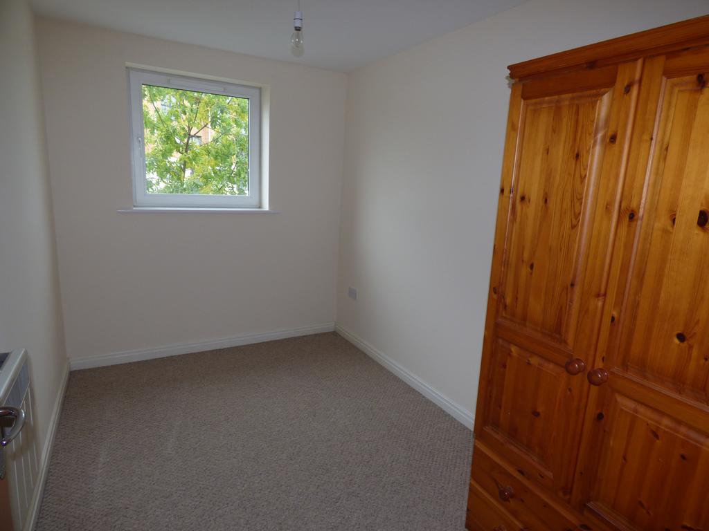 Lowbridge Court, Liverpool, L19 – pohled 4