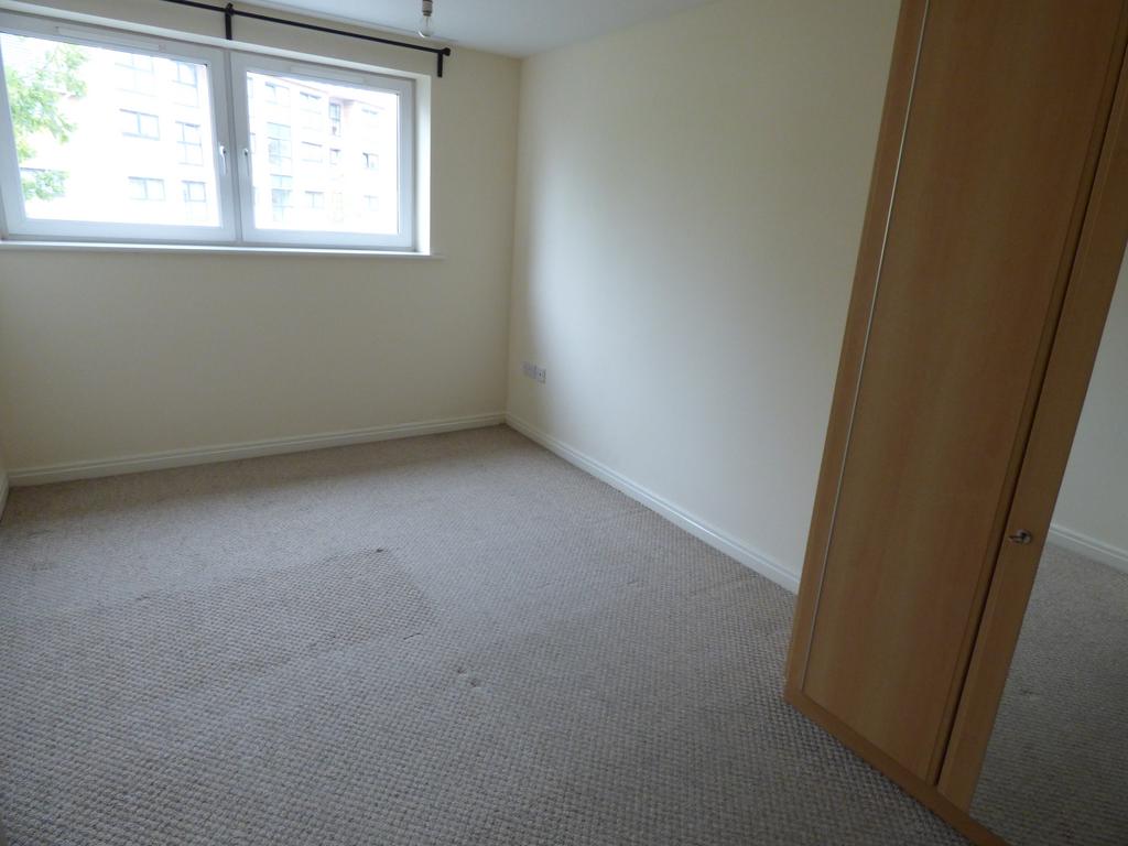Lowbridge Court, Liverpool, L19 – další