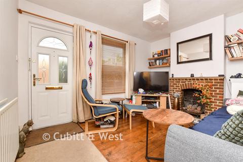 2 bedroom end of terrace house for sale, Godstone Road, Caterham CR3