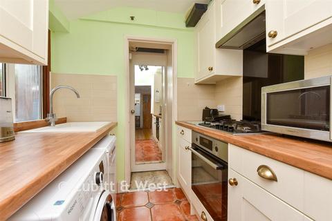 2 bedroom end of terrace house for sale, Godstone Road, Caterham CR3