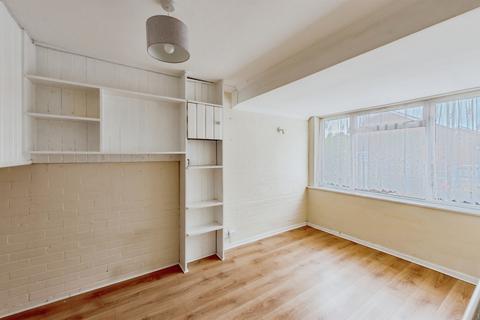 3 bedroom detached house for sale, Montfort Rise, Redhill