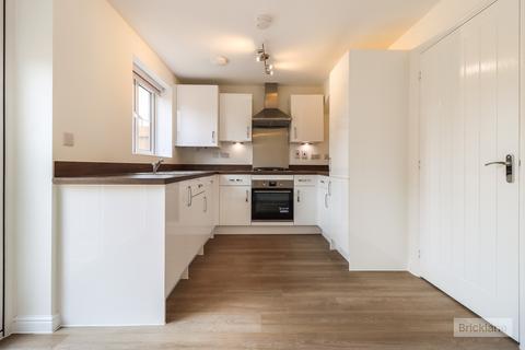 3 bedroom semi-detached house to rent, Hood Close, Market Harborough