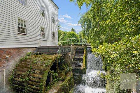 2 bedroom flat for sale, Mill Street, East Malling, ME19