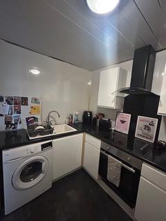 3 bedroom flat to rent, Otago Street, Glasgow, G12