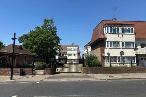 2 bedroom flat for sale, Tanfield Avenue, Neasden  NW2