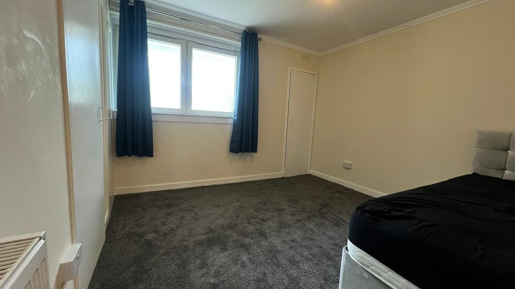 Apartment in Glasgow - View 3