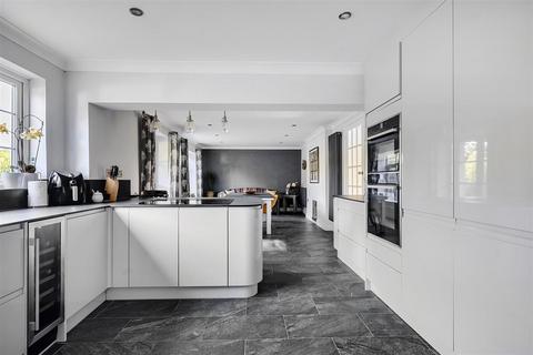 4 bedroom semi-detached house for sale, Stradbrook, Bratton, BA13