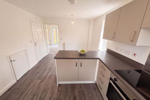 3 bedroom semi-detached house to rent, Lantern Lane, Newark NG22