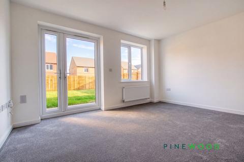 3 bedroom semi-detached house to rent, Lantern Lane, Newark NG22