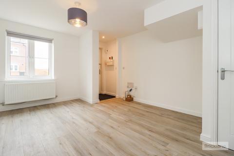 3 bedroom house to rent, Rodney Close, MARKET HARBOROUGH