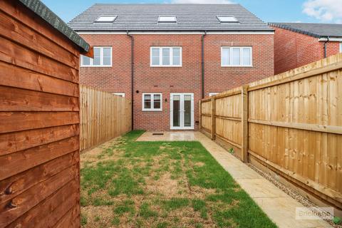 3 bedroom house to rent, Rodney Close, MARKET HARBOROUGH