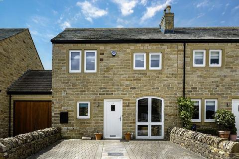 3 bedroom cottage for sale, Keepers Way, Huddersfield