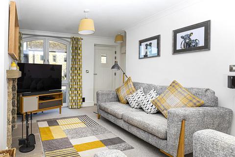 3 bedroom cottage for sale, Keepers Way, Huddersfield