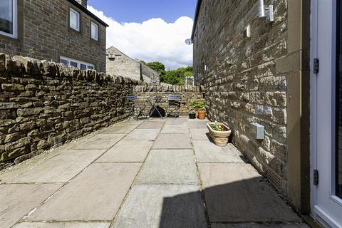3 bedroom cottage for sale, Keepers Way, Huddersfield