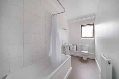2 bedroom flat to rent, Cotswold Street, West Norwood, SE27