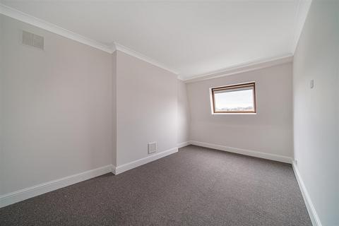 2 bedroom flat to rent, Cotswold Street, West Norwood, SE27