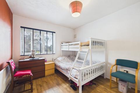 2 bedroom apartment for sale, Thanington Court, London SE9