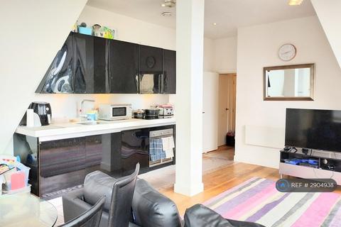 2 bedroom flat to rent, Gallon House, Bradford, BD1