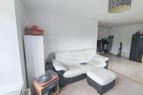2 bedroom flat for sale, Lyons Court, Gateshead NE10