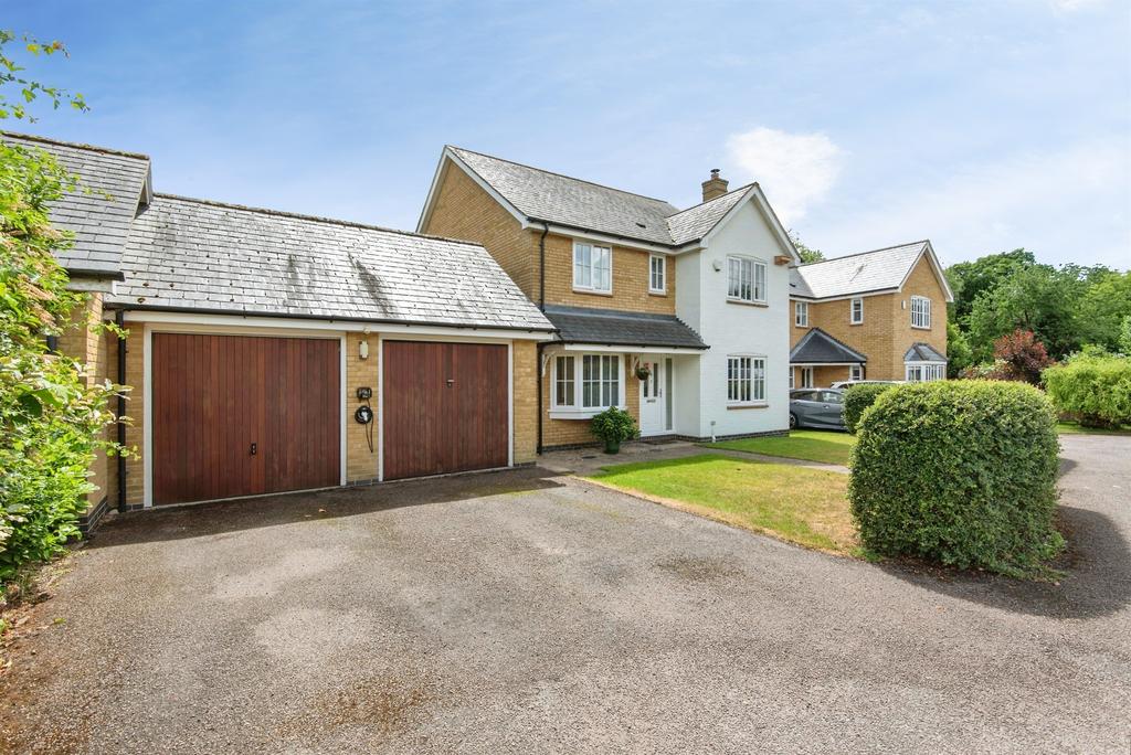 4 bedroom detached house for sale