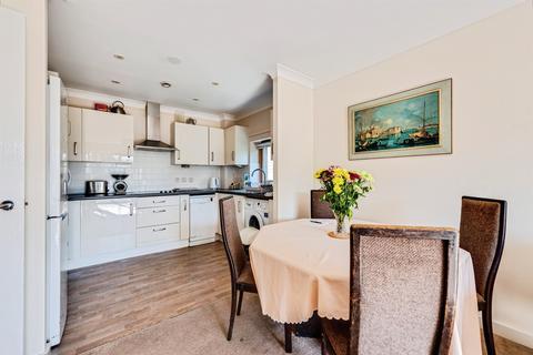 2 bedroom flat for sale, Buttercross Lane, Witney