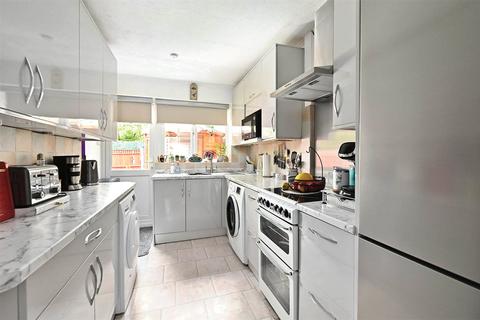 3 bedroom semi-detached house for sale, Cotswold Close, Hampshire GU14